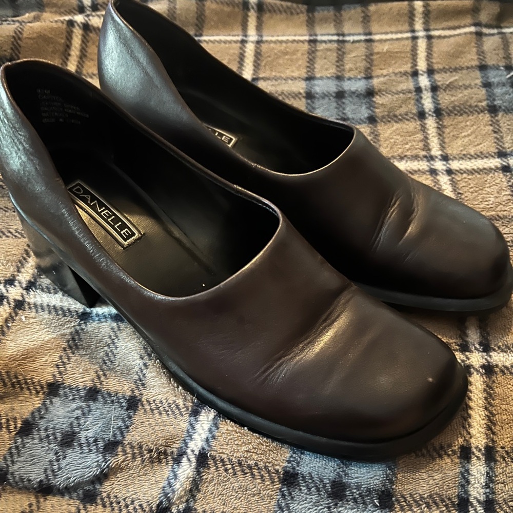 Danielle  woman’s shoes size 9.5m
Chunky heel shoe, great condition